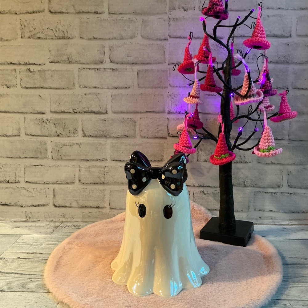 CANDY CORN LANE 9in Ceramic Ghost With Bow